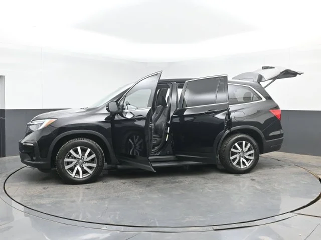 Used 2022 Crystal Black Pearl Honda EX-L image 54
