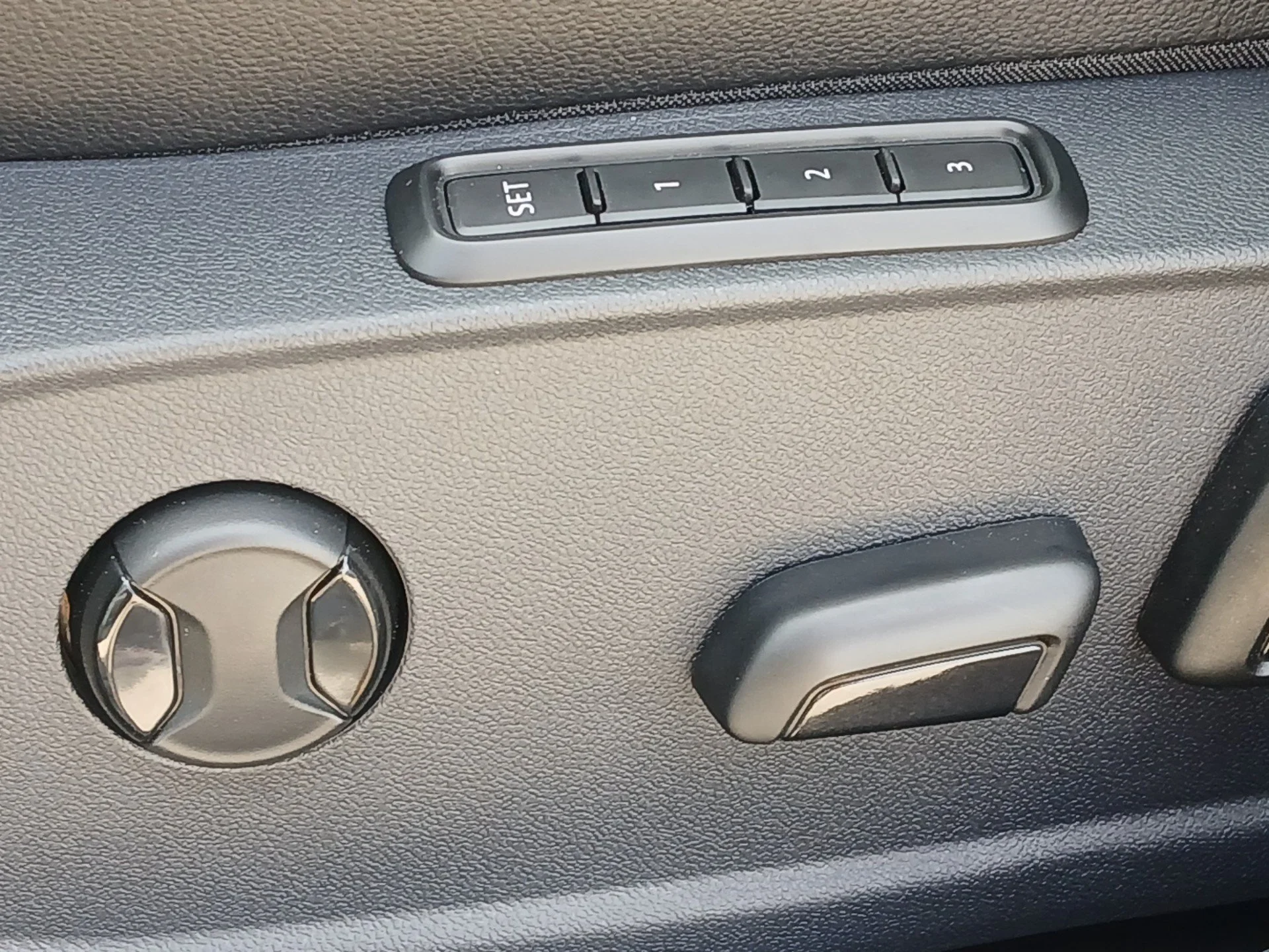 New 2026 Monument Gray Volkswagen 1.5T SEL image 19