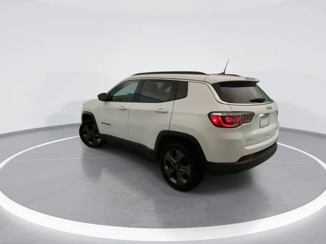 Used 2022 White Jeep Latitude Lux image 2