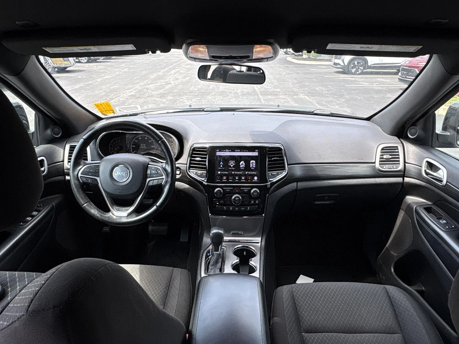 Used 2020 Diamond Black Crystal Pearl Jeep Laredo image 17