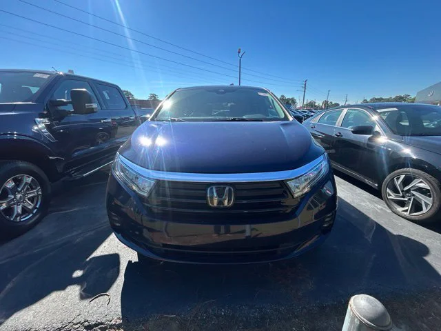 Used 2023  Honda EX image 2