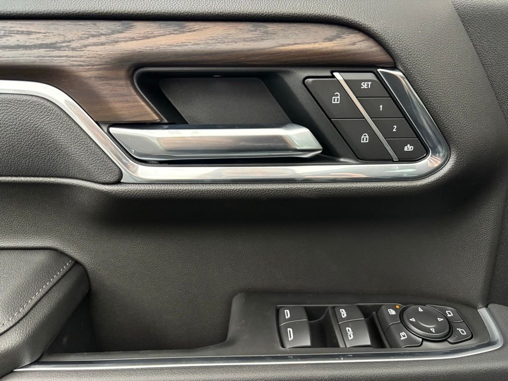 New 2026 Onyx Black GMC SLT image 17