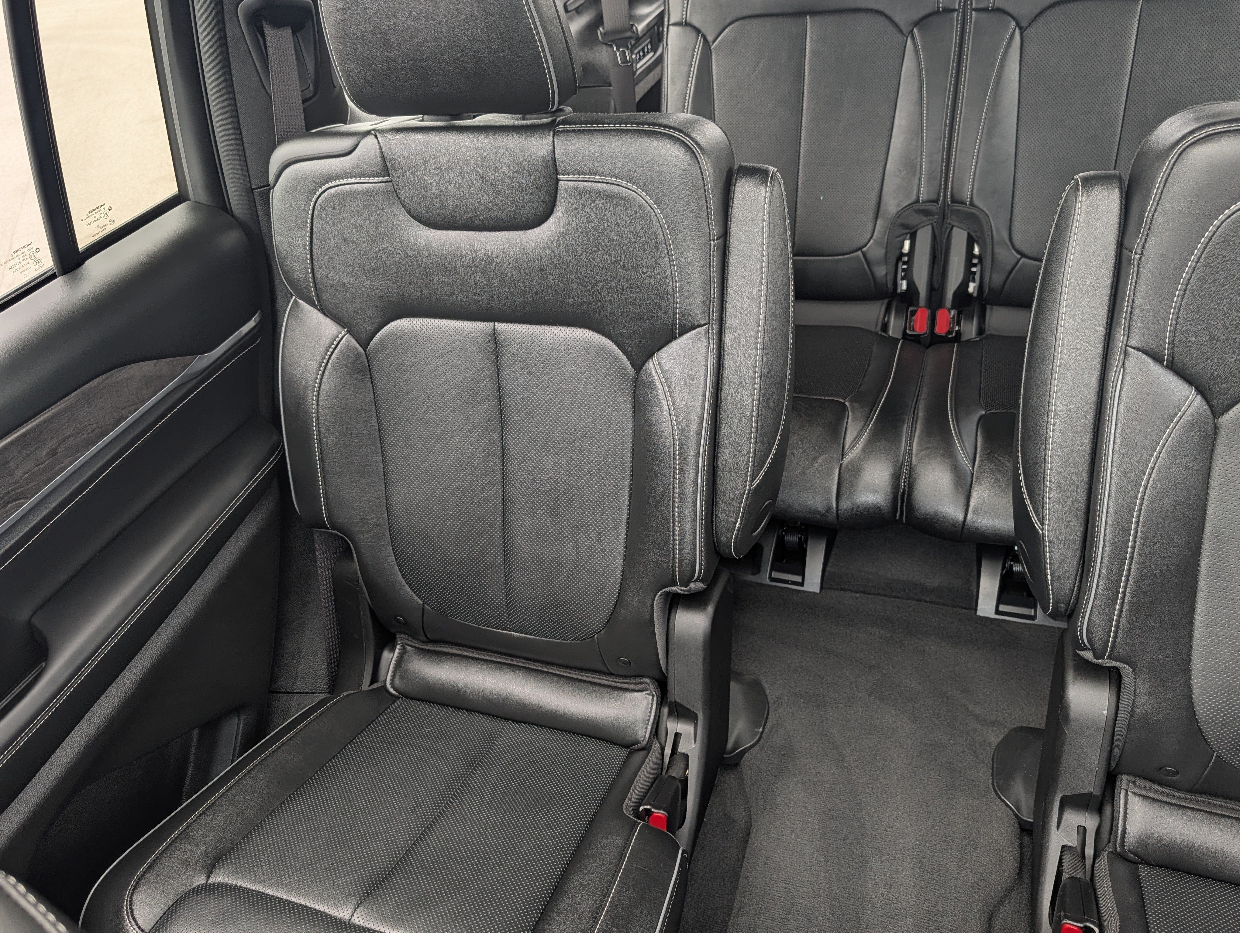 Used 2023 Baltic Gray Metallic Clearcoat Jeep Overland image 12
