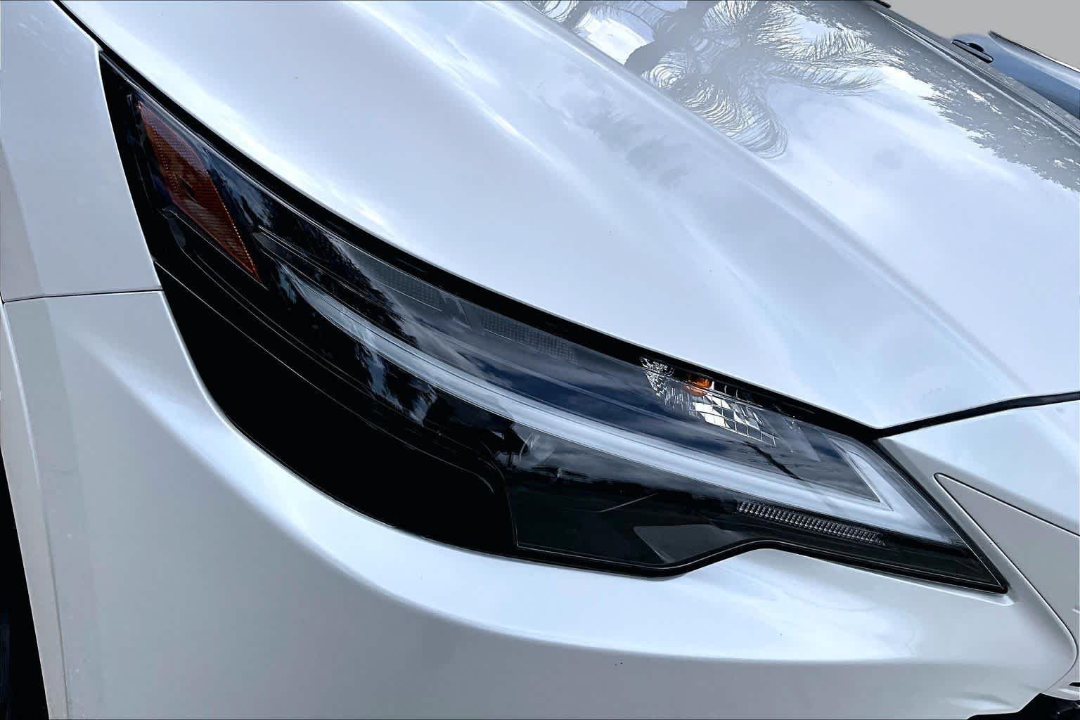 Used 2025 Eminent White Pearl Lexus  image 28