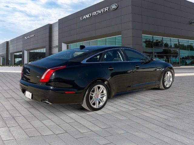 Used 2019 Santorini Black Metallic Jaguar R-Sport image 5