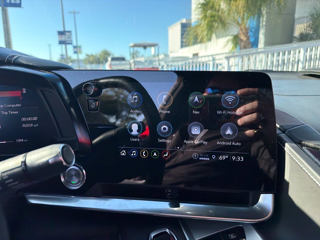Used 2021 Red Chevrolet Stingray image 14