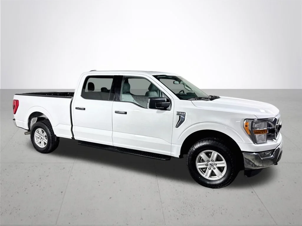 Used 2021 White Ford XLT image 4