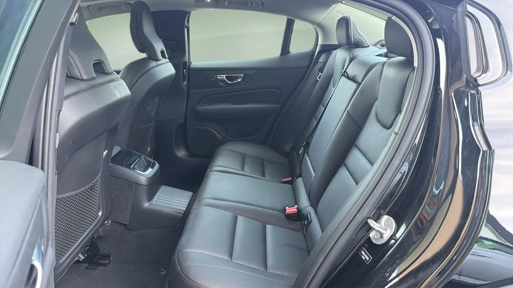 2023 Volvo S60 Plus - Photo 18