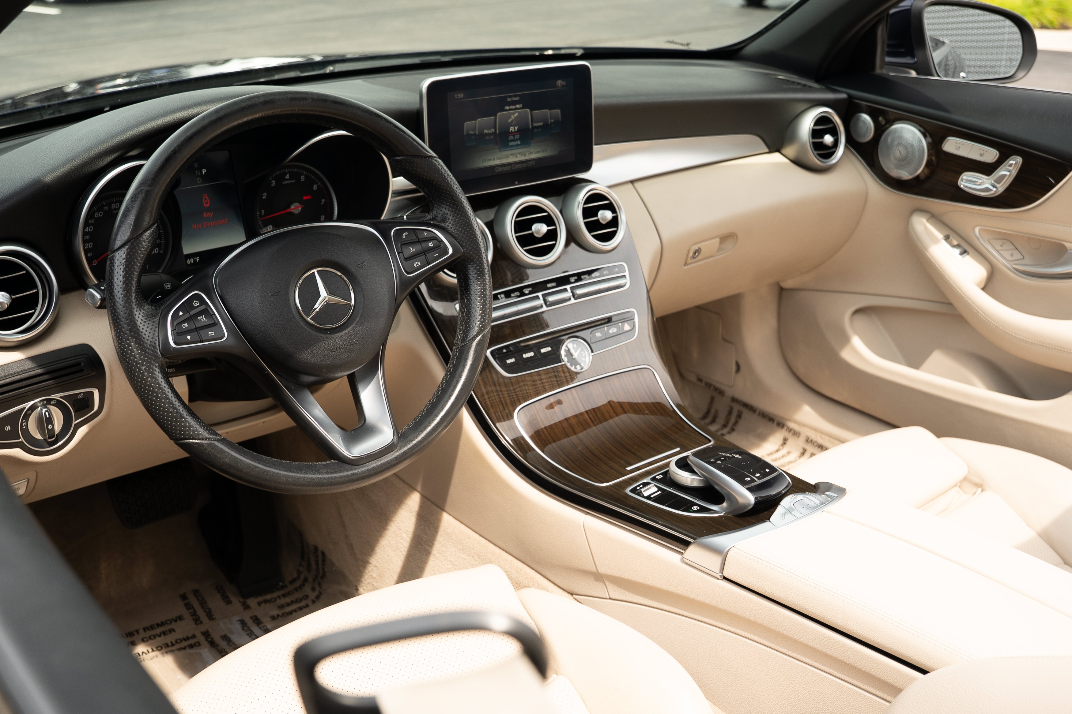 Used 2017 Brilliant Blue Metallic Mercedes-Benz C 300 image 12