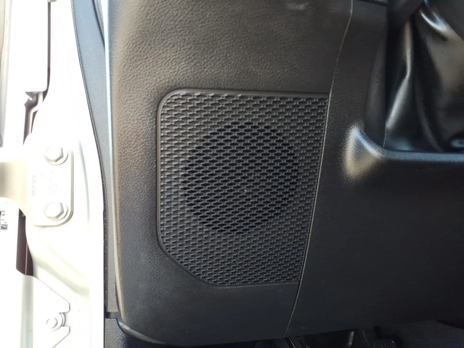 Used 2023 Silver Zynith Clearcoat Jeep Sport Altitude image 5