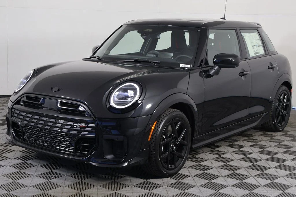2026 MINI Hardtop Cooper S's photo