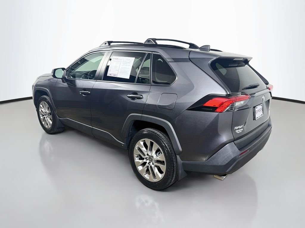 Used 2024 Magnetic Gray Metallic Toyota XLE Premium image 5