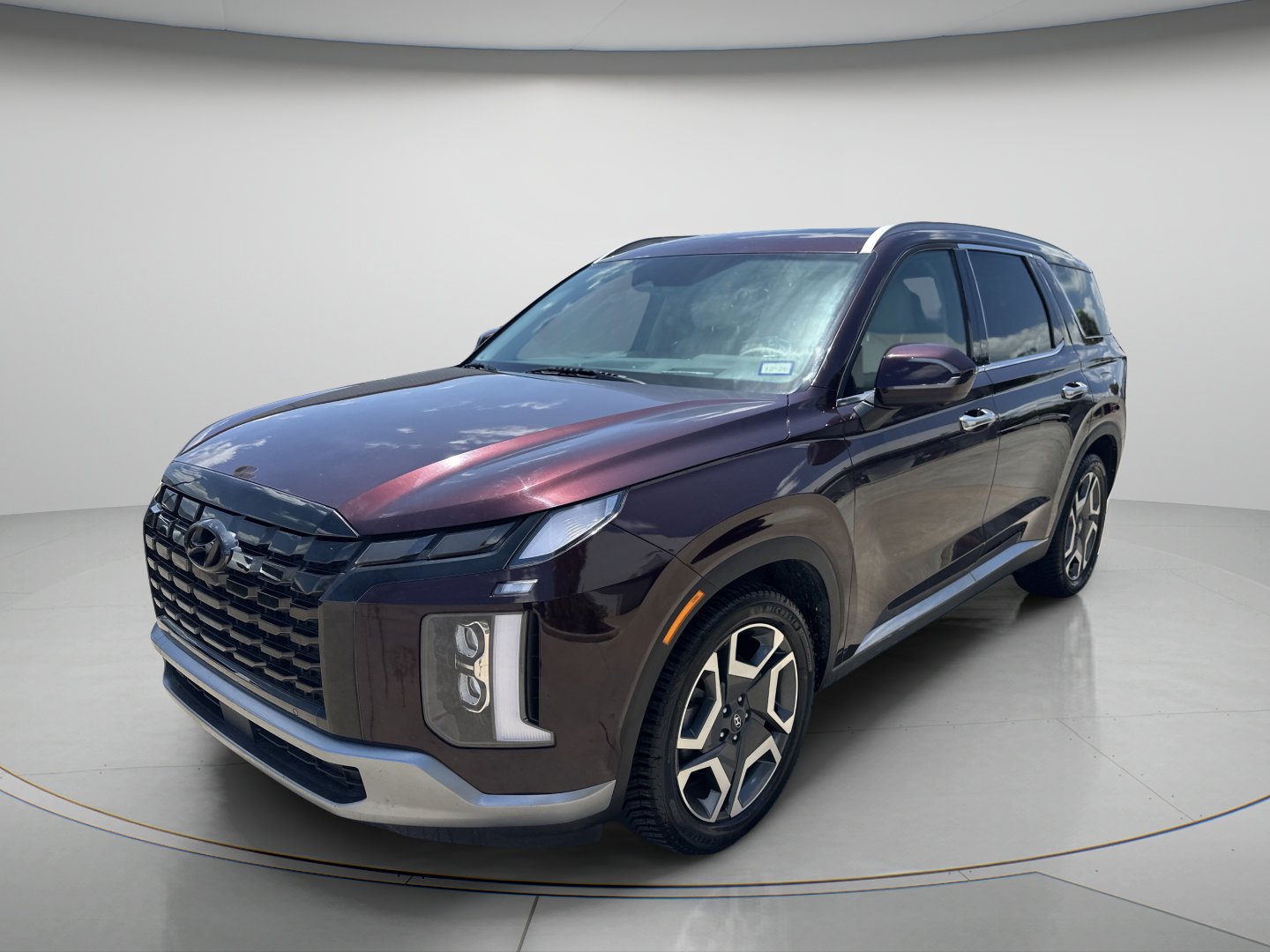 Used 2024 Sierra Burgundy Hyundai Limited image 3