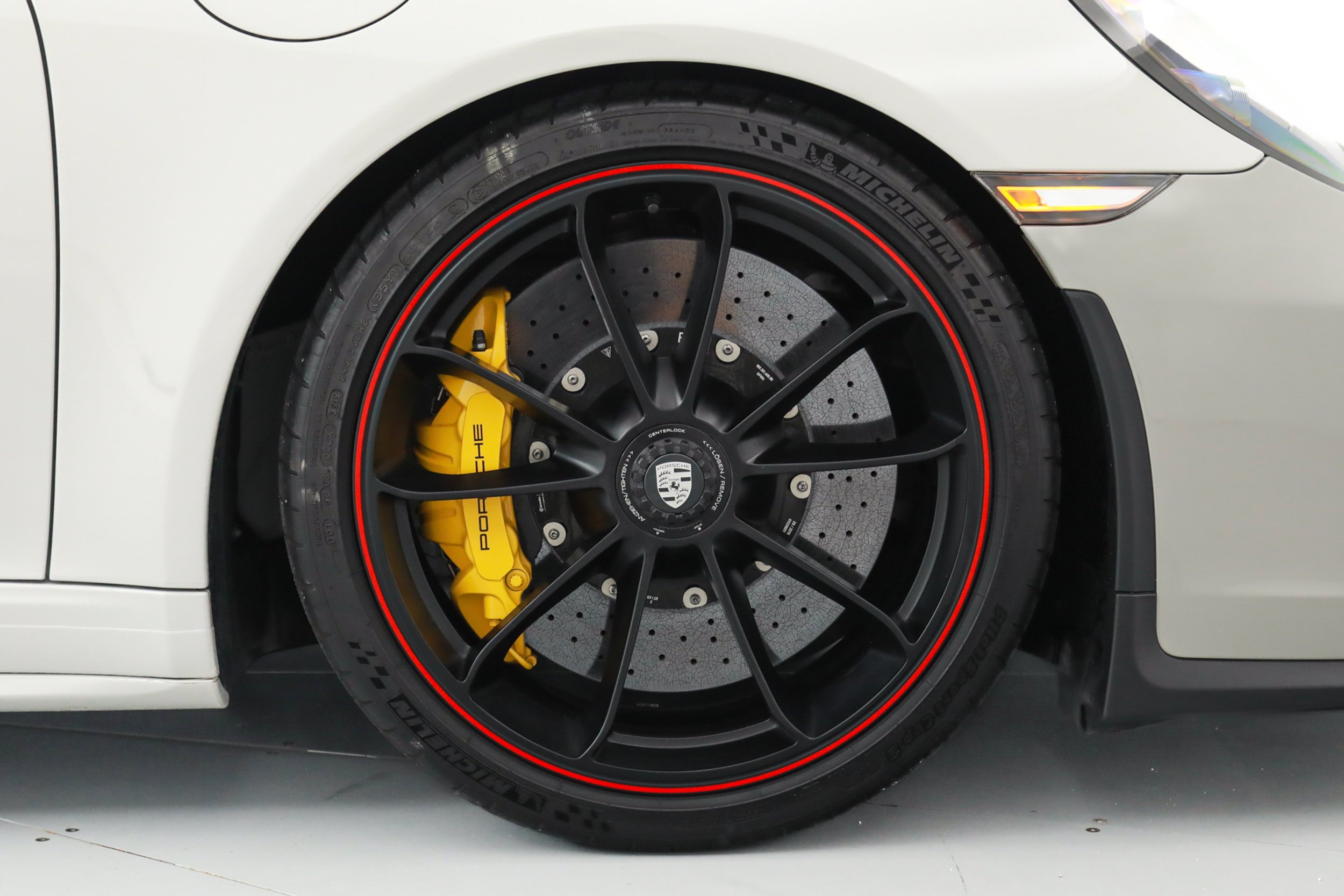 Used 2019 Chalk Porsche Speedster image 37