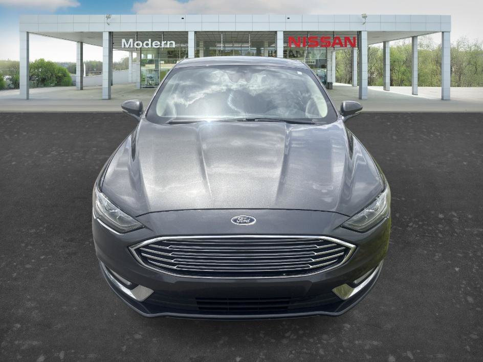 Used 2018 Magnetic Metallic Ford SE image 6