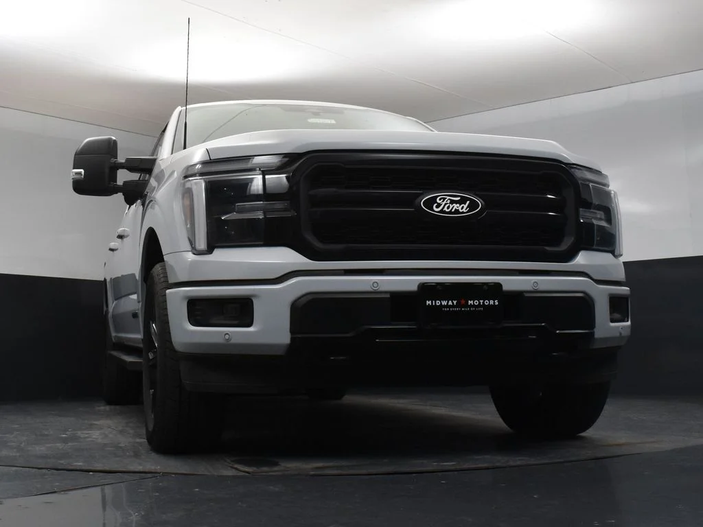 New 2025 White Ford Lariat image 27