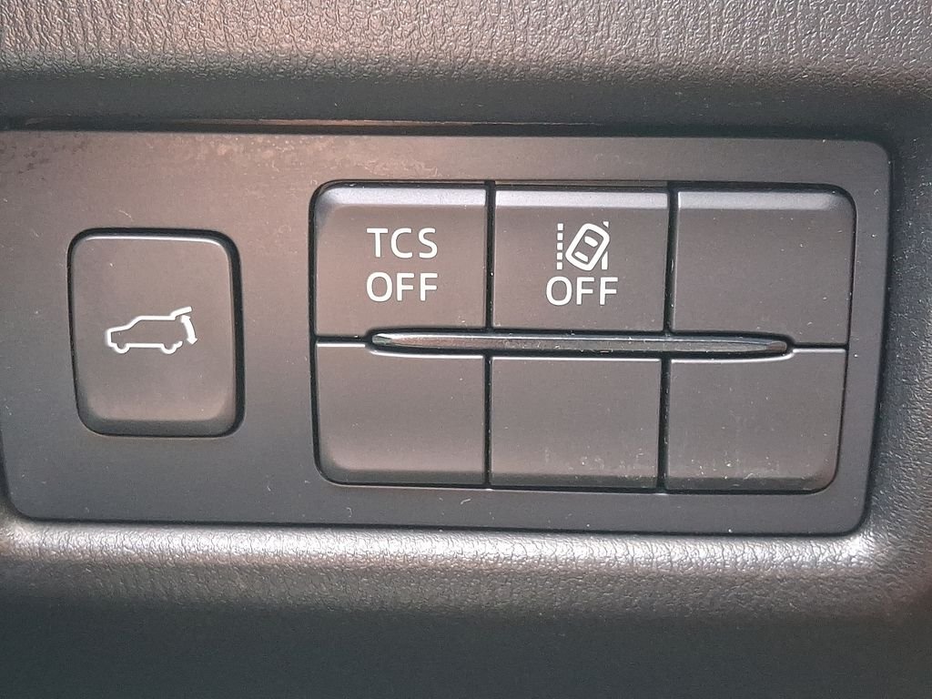 Used 2018 White Mazda Touring image 25