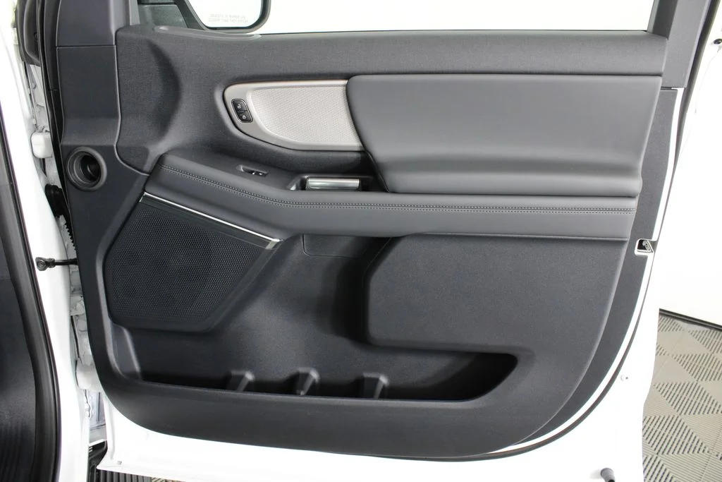 New 2026 Star White Metallic Tri-Coat Ford Active image 11