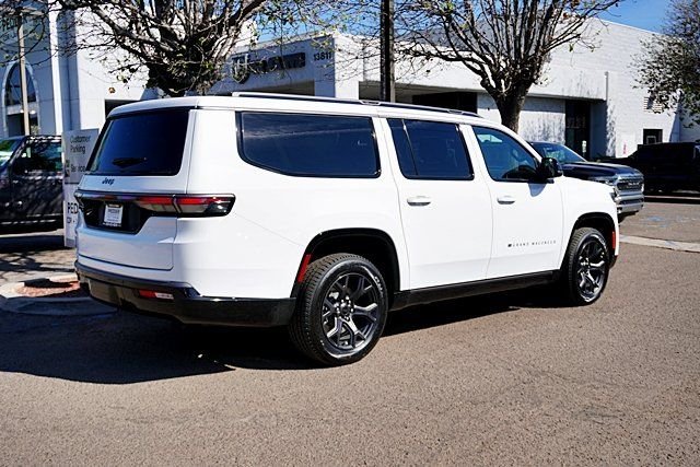 New 2026 Bright White Clear-Coat Exterior Paint Jeep Limited Altitude image 9