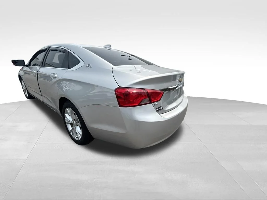 Used 2015 Silver Chevrolet LT image 5