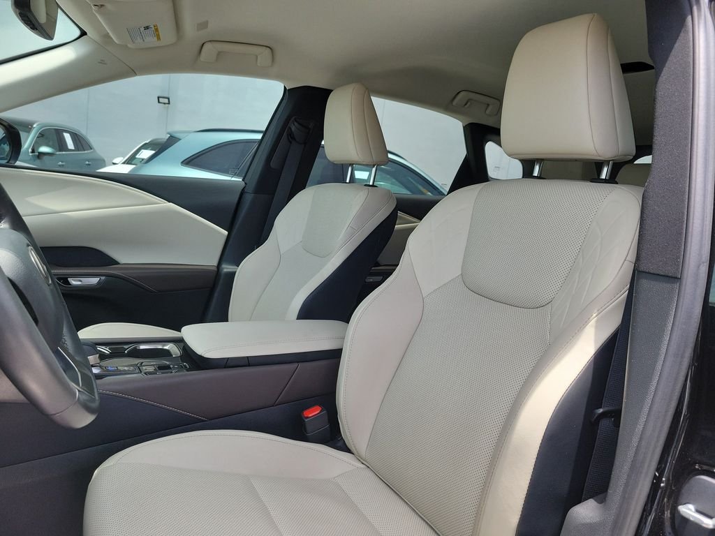 Used 2024 Black Lexus 350 image 19