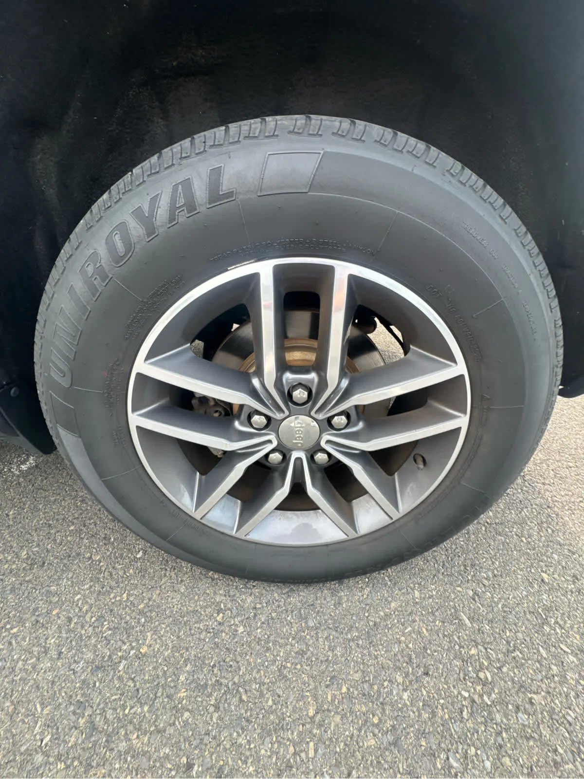 Used 2017 Diamond Black Crystal Pearlcoat Jeep Limited image 26