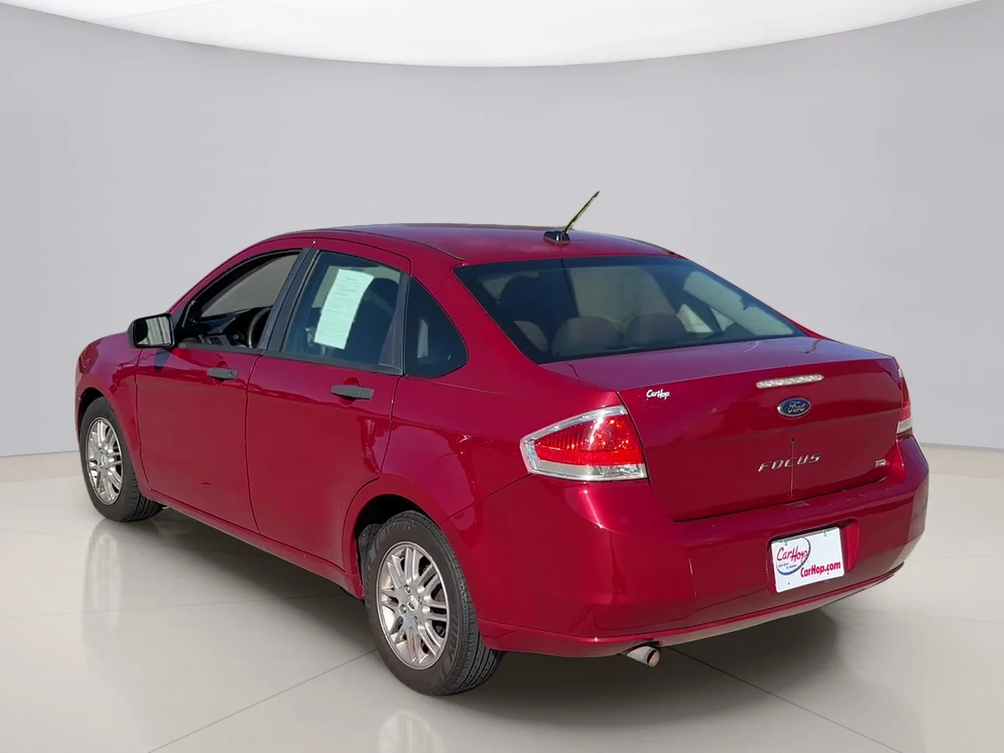 Used 2009 Red Ford SE image 3