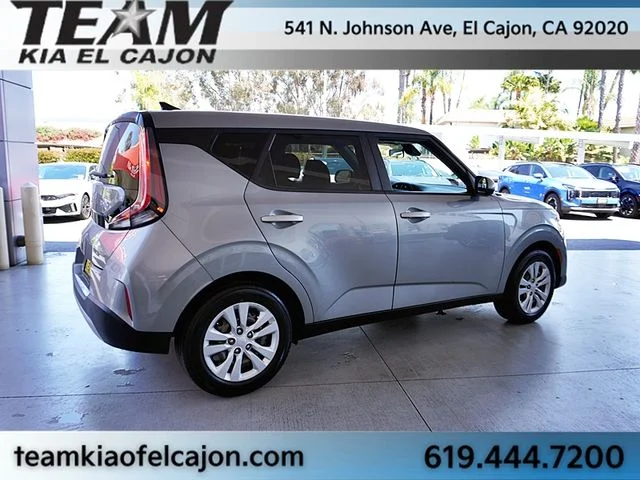 2023 Kia Soul LX - Photo 8