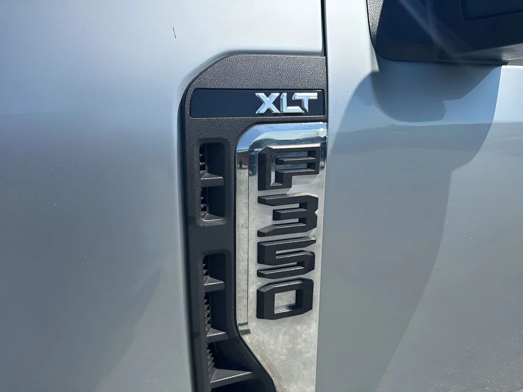 Used 2024 Silver Ford XLT image 35