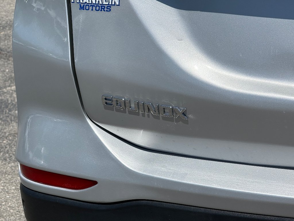 Used 2022 Silver Ice Metallic Chevrolet Premier image 9