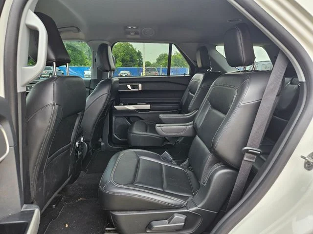 Used 2022 White Metallic Ford XLT image 5