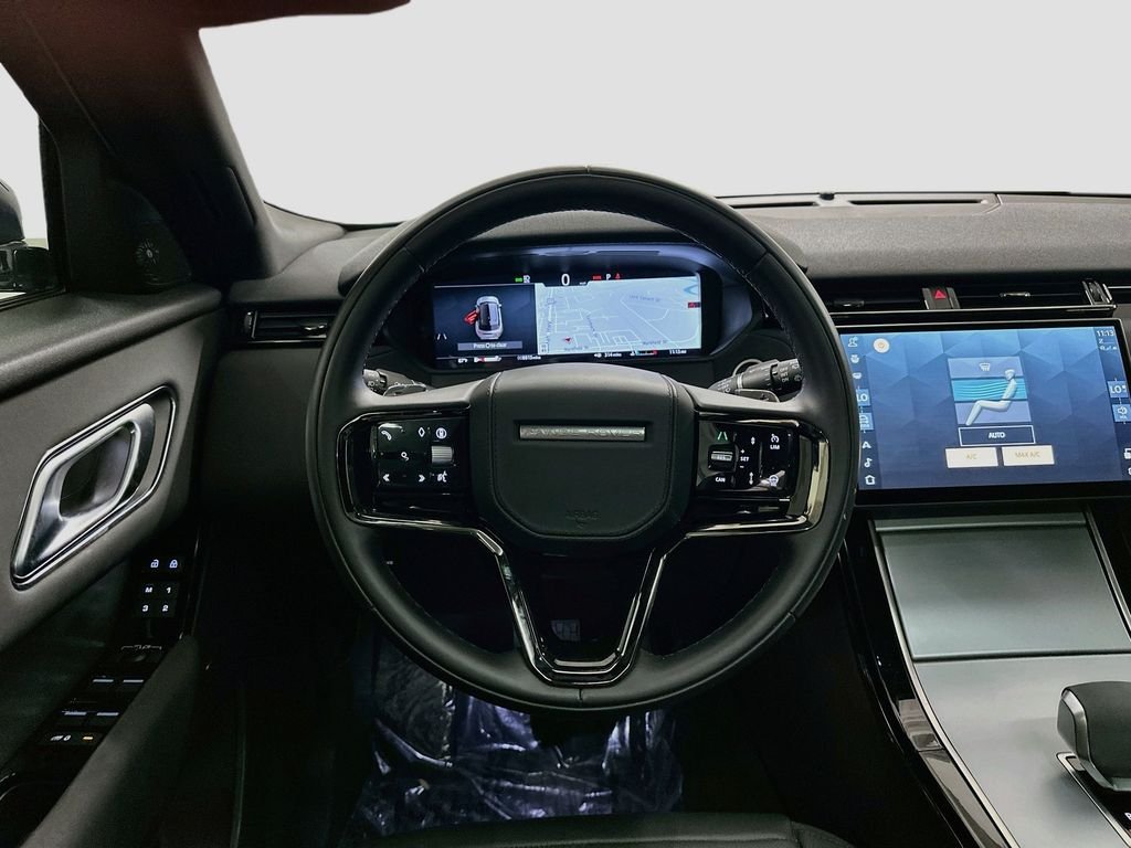 Used 2025  Land Rover S image 23