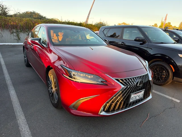 2023 Lexus ES 300h