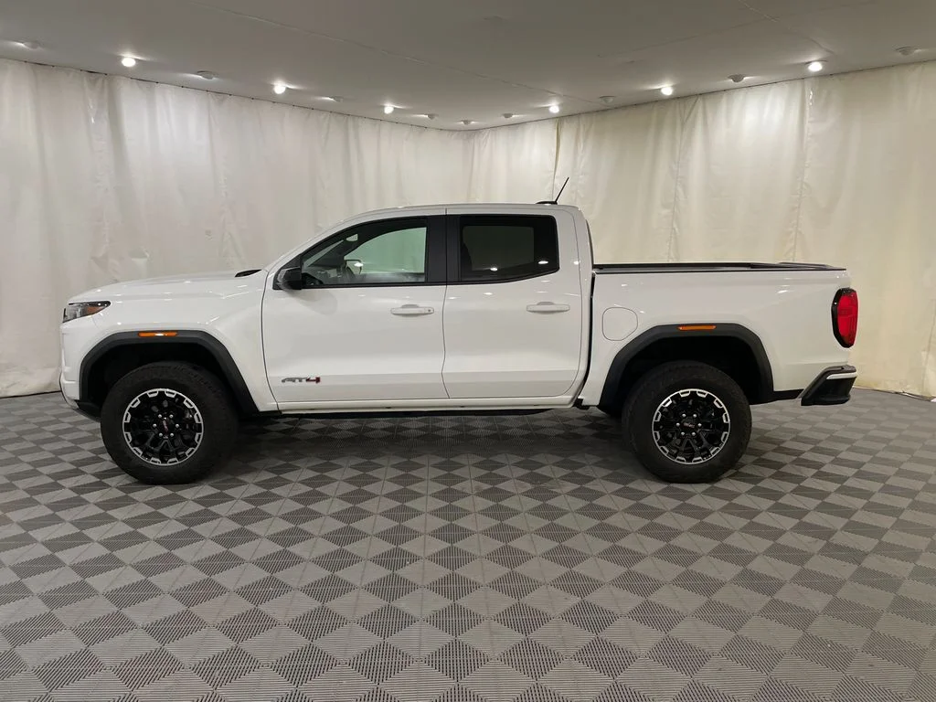 Certified Used 2026 Summit White GMC 4WD AT4 image 9