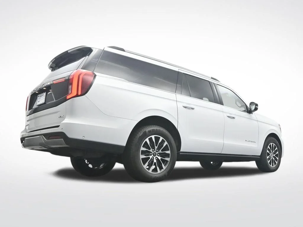 Certified Used 2025 Oxford White Ford Platinum image 37