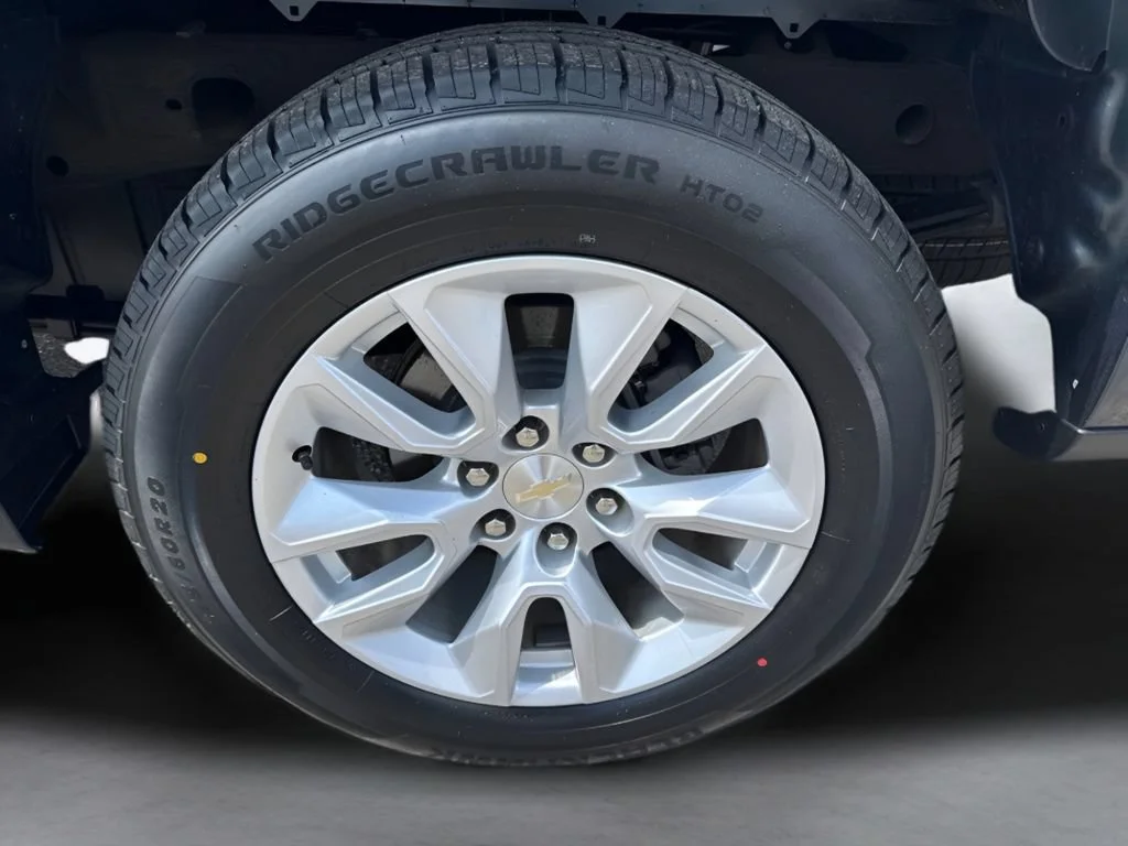 Used 2020 SHADOW GRAY METALLIC Chevrolet Custom image 30