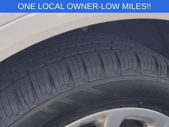 Used 2019 White Cadillac Luxury image 11