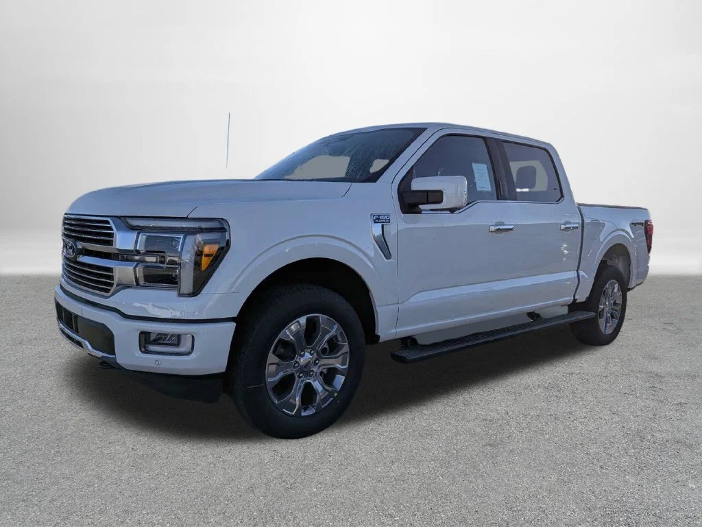 New 2026 Star White Metallic Tri-Coat Ford Platinum® image 7