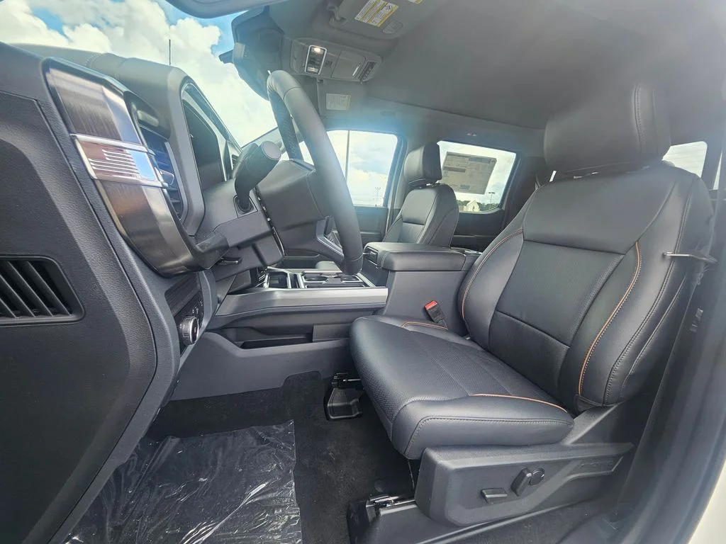 New 2026 Star White Metallic Tri-Coat Ford F-250® Lariat® image 4