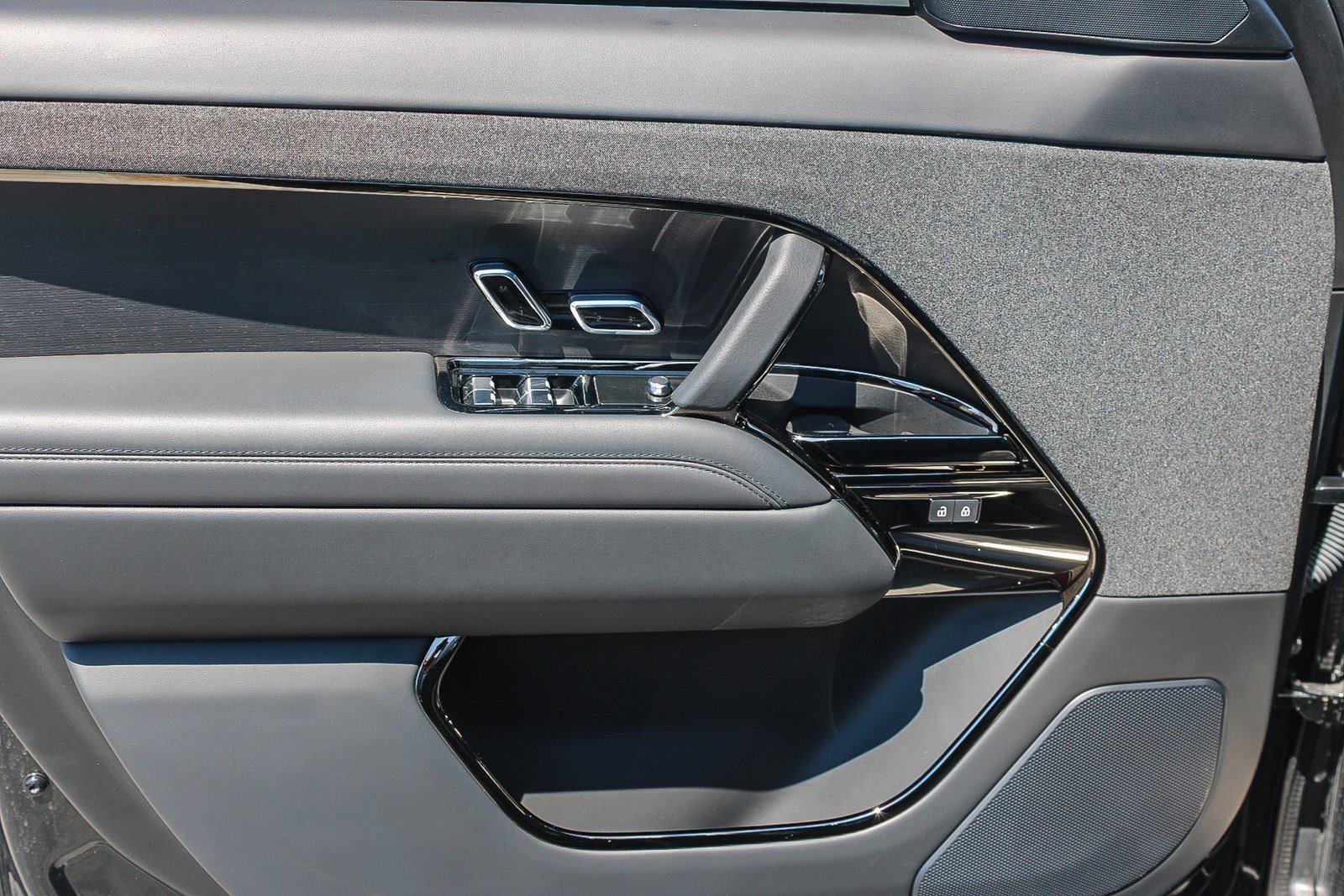 2024 Land Rover Range Rover Sport SE - Photo 20