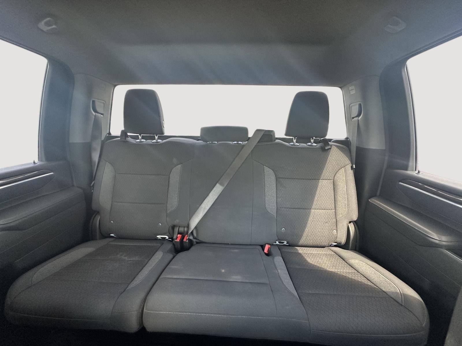 Used 2025 Summit White Chevrolet LT image 13