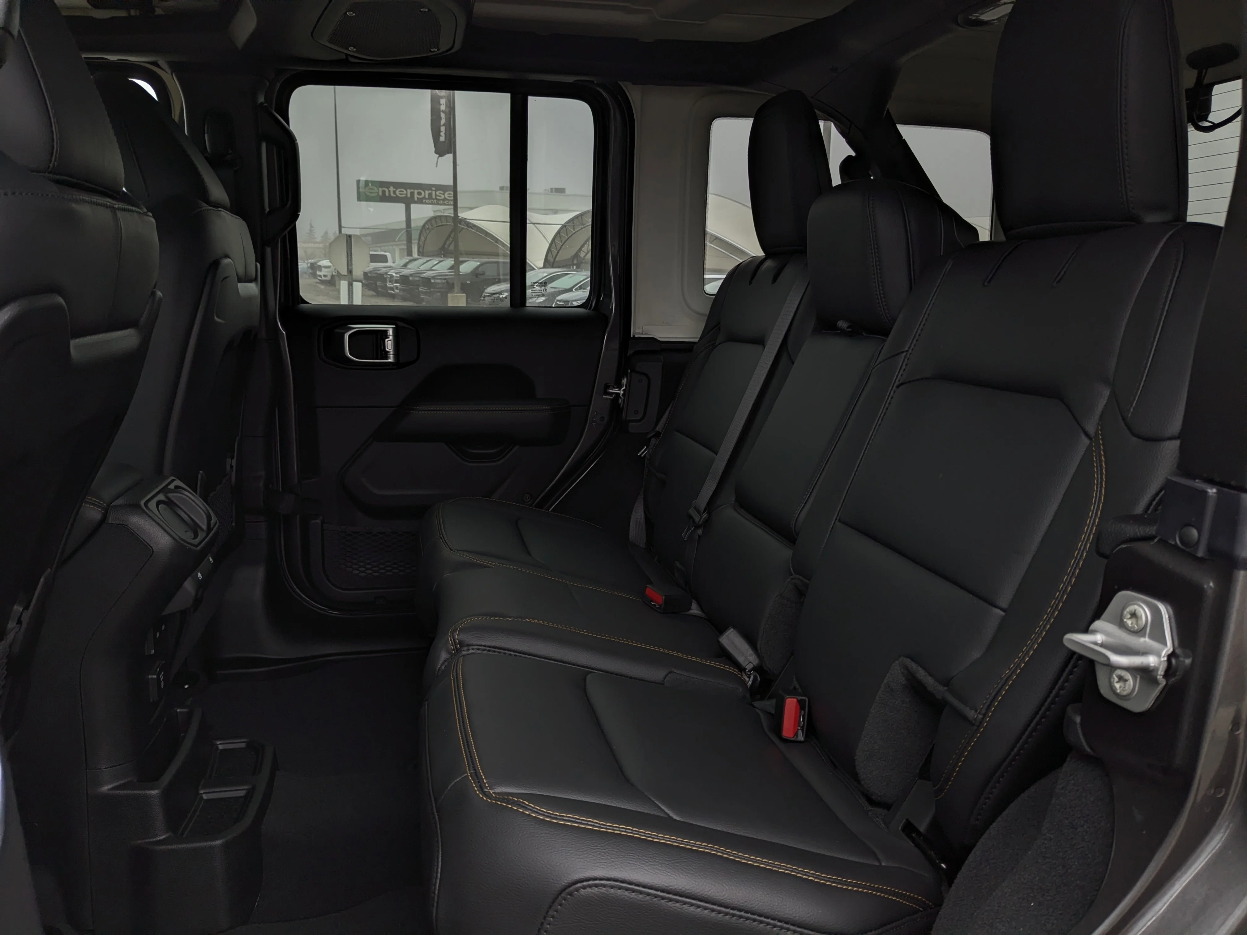 New 2026 Grey Jeep Sahara - - McKinley Leather - Body-Color Top - Power Seats - Remote Start & tons more! image 25