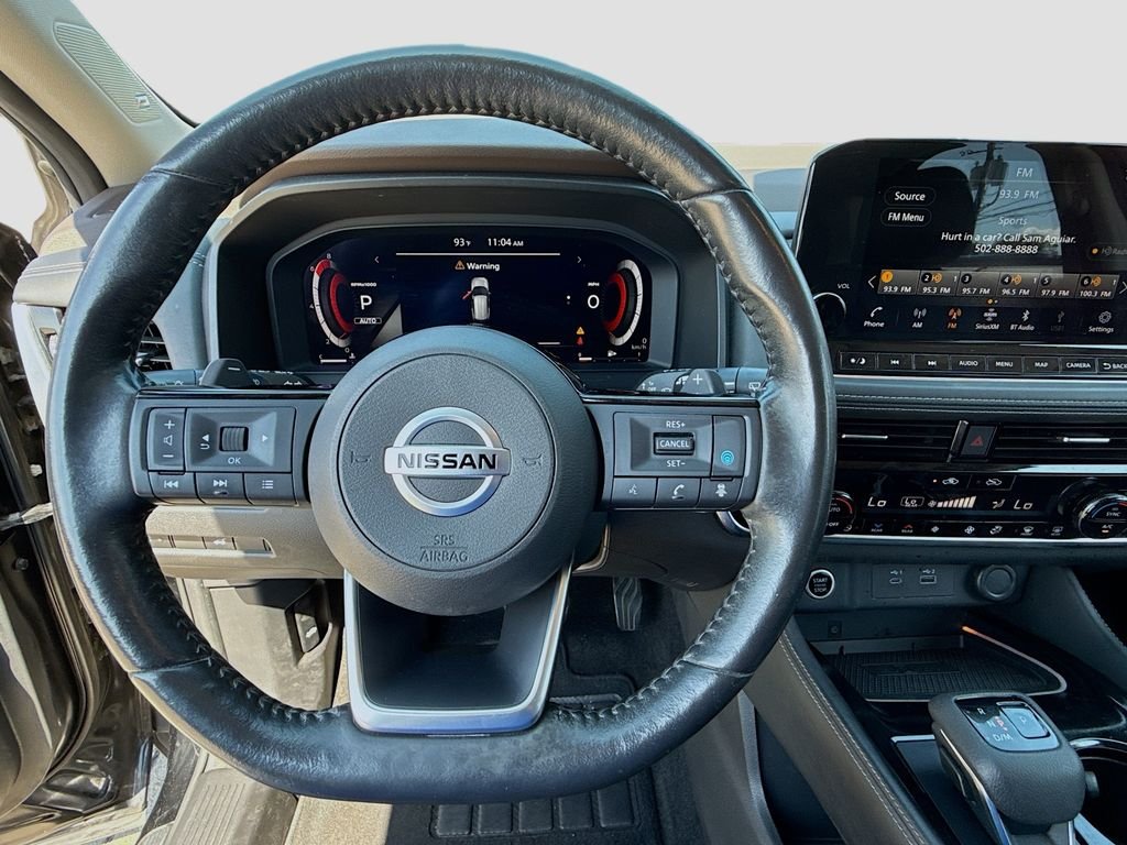Used 2021 Super Black Nissan Platinum image 11