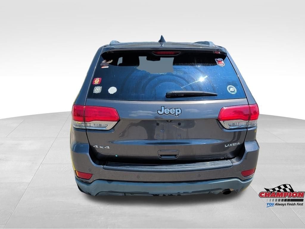 Used 2016 Gray Jeep Laredo image 9