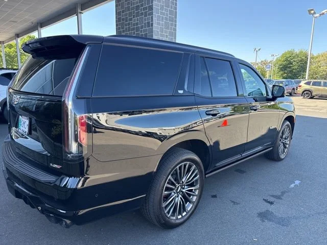 2024 Cadillac Escalade V-Series - Photo 6
