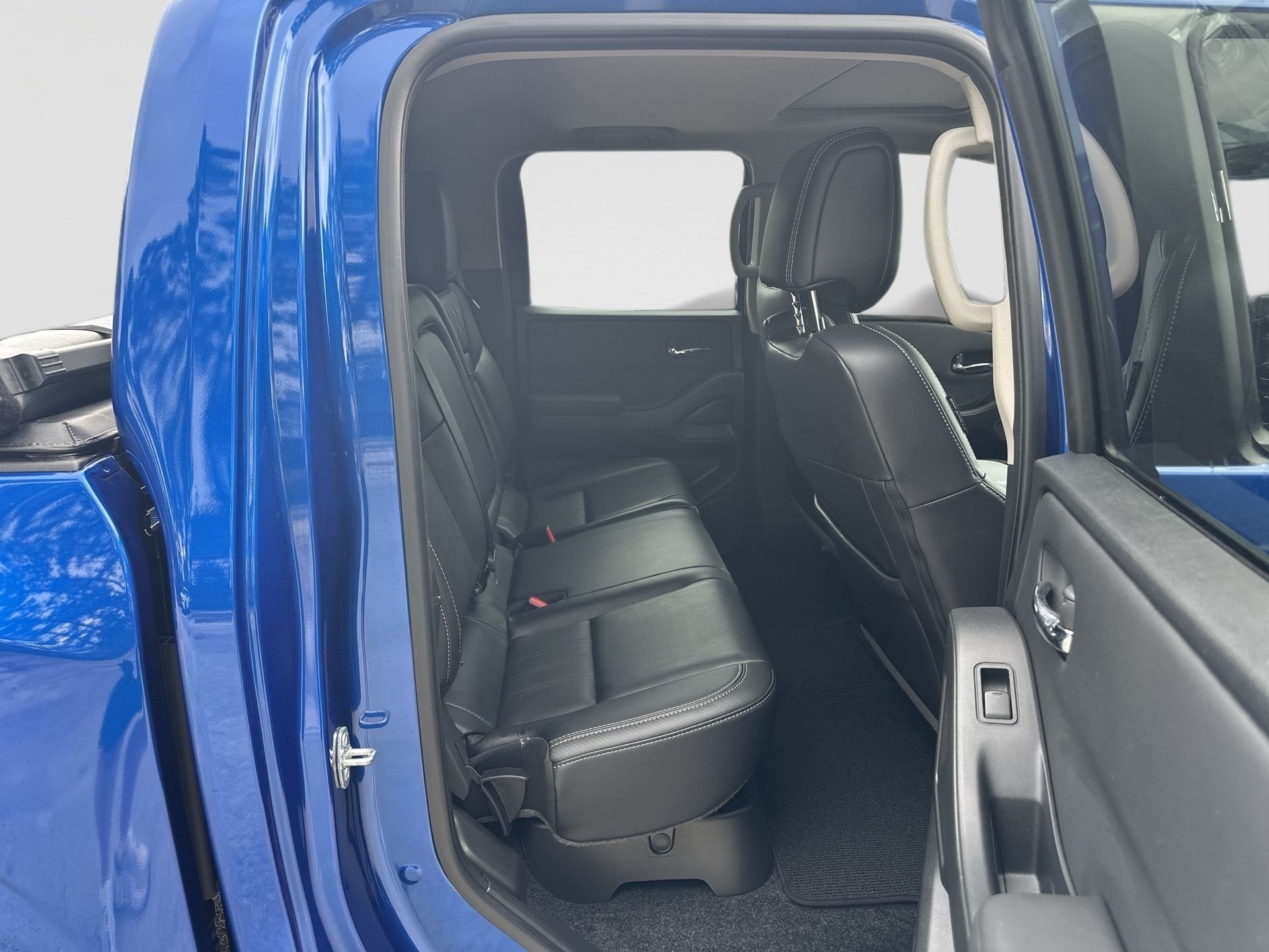 2024 Nissan Frontier SL - Photo 26