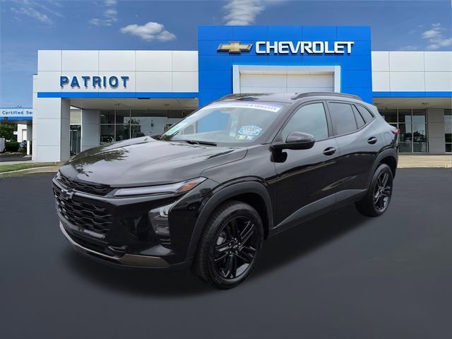 Used 2024 Mosaic Black Metallic Chevrolet ACTIV image 6