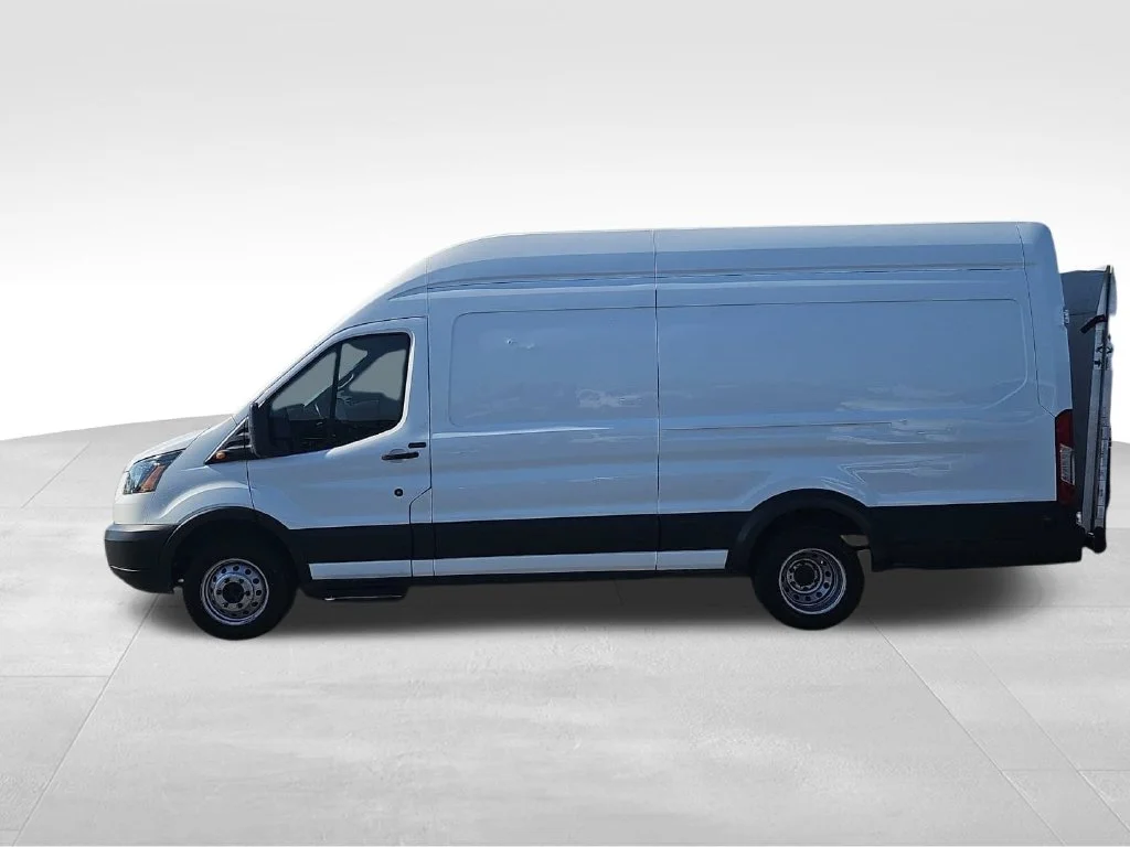 Used 2018 White Ford Base image 6