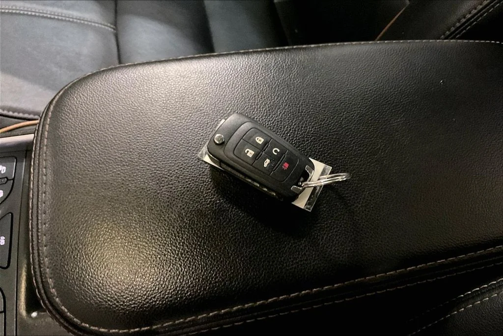 Used 2019 Gray Chevrolet Premier image 11