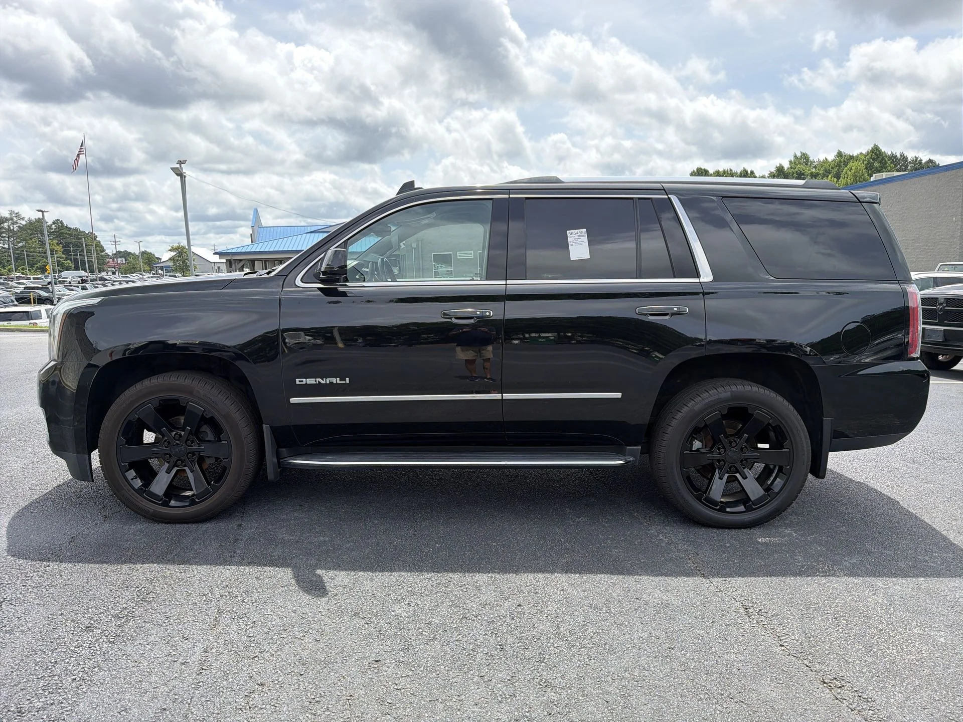 Used 2020 Onyx Black GMC Denali image 12